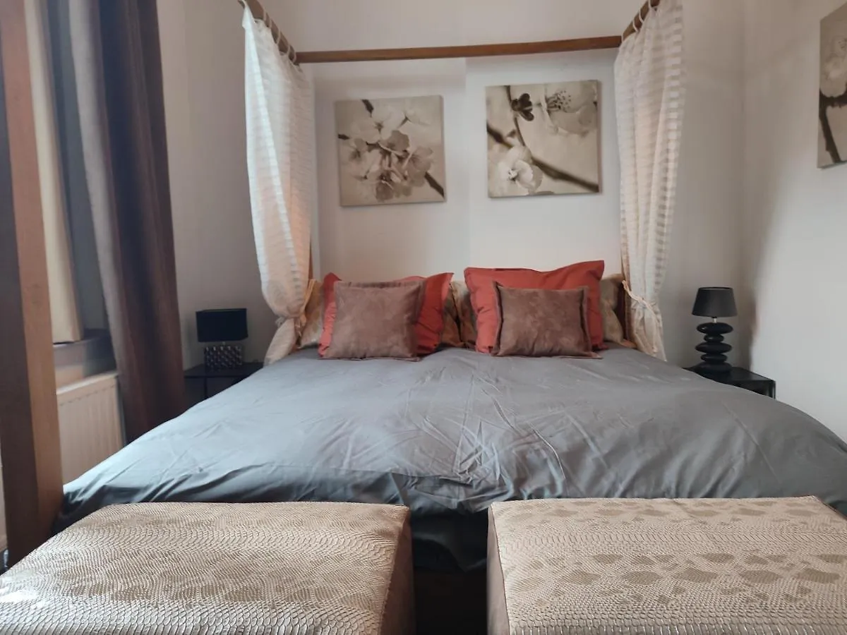 The Manhattan Luxury Suite location